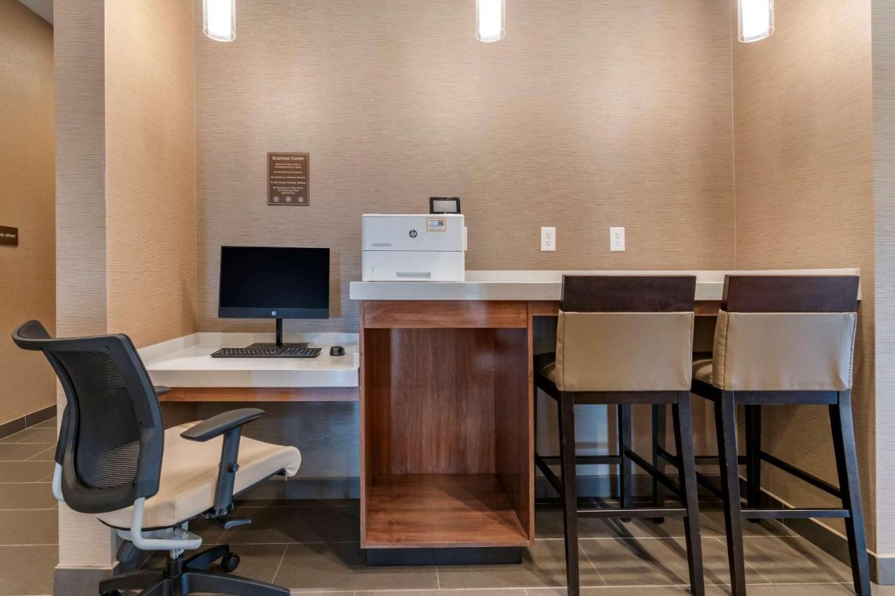 Comfort Suites Camp Hill-Harrisburg West Zewnętrze zdjęcie