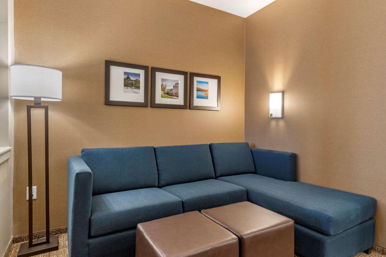 Comfort Suites Camp Hill-Harrisburg West Zewnętrze zdjęcie